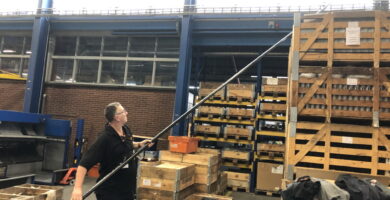 Stofzuigen op Hoogte in loods